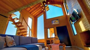 House, 2 Bedrooms, Accessible, Smoking | Living room - Castelinho Ibitipoca (Lima Duarte)