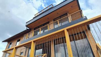 House, 2 Bedrooms, Accessible, Smoking | Exterior