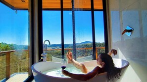 House, 2 Bedrooms, Accessible, Smoking | Bathroom