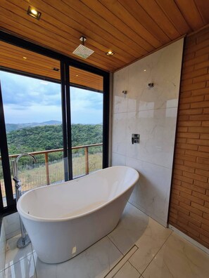 House, 2 Bedrooms, Accessible, Smoking | Bathroom - Castelinho Ibitipoca (Lima Duarte)