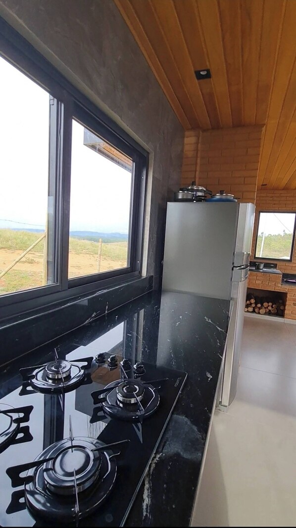 House, 2 Bedrooms, Accessible, Smoking | Private kitchen