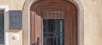 GARNI POLA