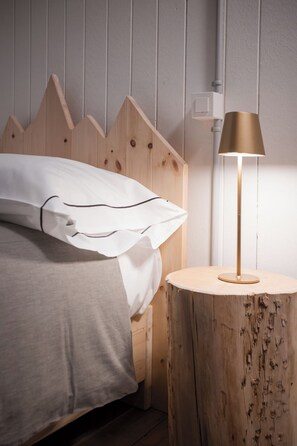 Single Room | Down comforters, free WiFi, bed sheets - GARNI POLA (Brusio)