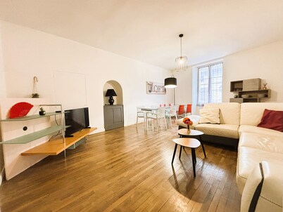 Gîte des Débats, ideal for families and friends. Pets welcome!