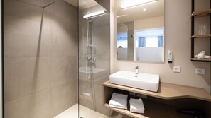 مجففات شعر، مناشف، ورق حمّام