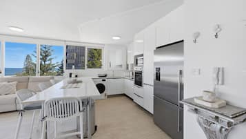 Superior Apartment, Ocean View | Private kitchen
