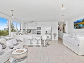 Refrigerador con freezer, microondas, horno, lavavajillas