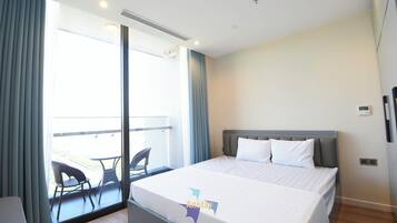 2 bedrooms, iron/ironing board, WiFi