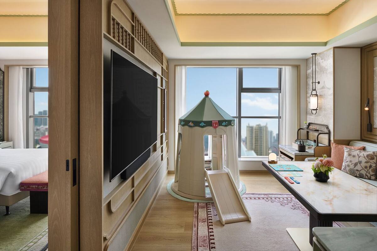 Dundyner, minibar, safe på rommet og skrivebord