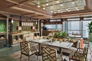 Free daily buffet breakfast - Shangri-La Kunming (Kunming)