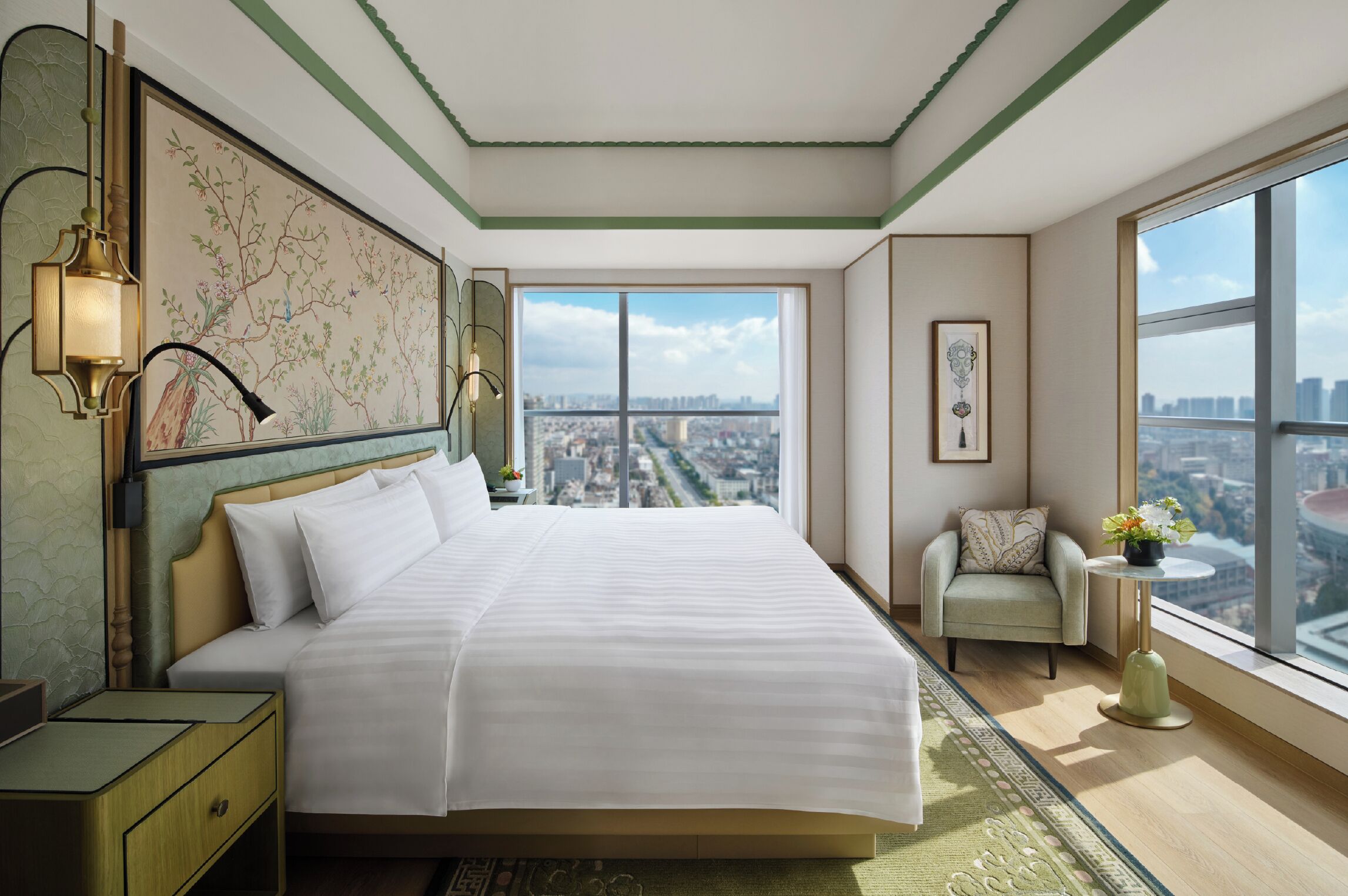 Suite, City View (Horizon 270º) | Down comforters, minibar, in-room safe, desk
