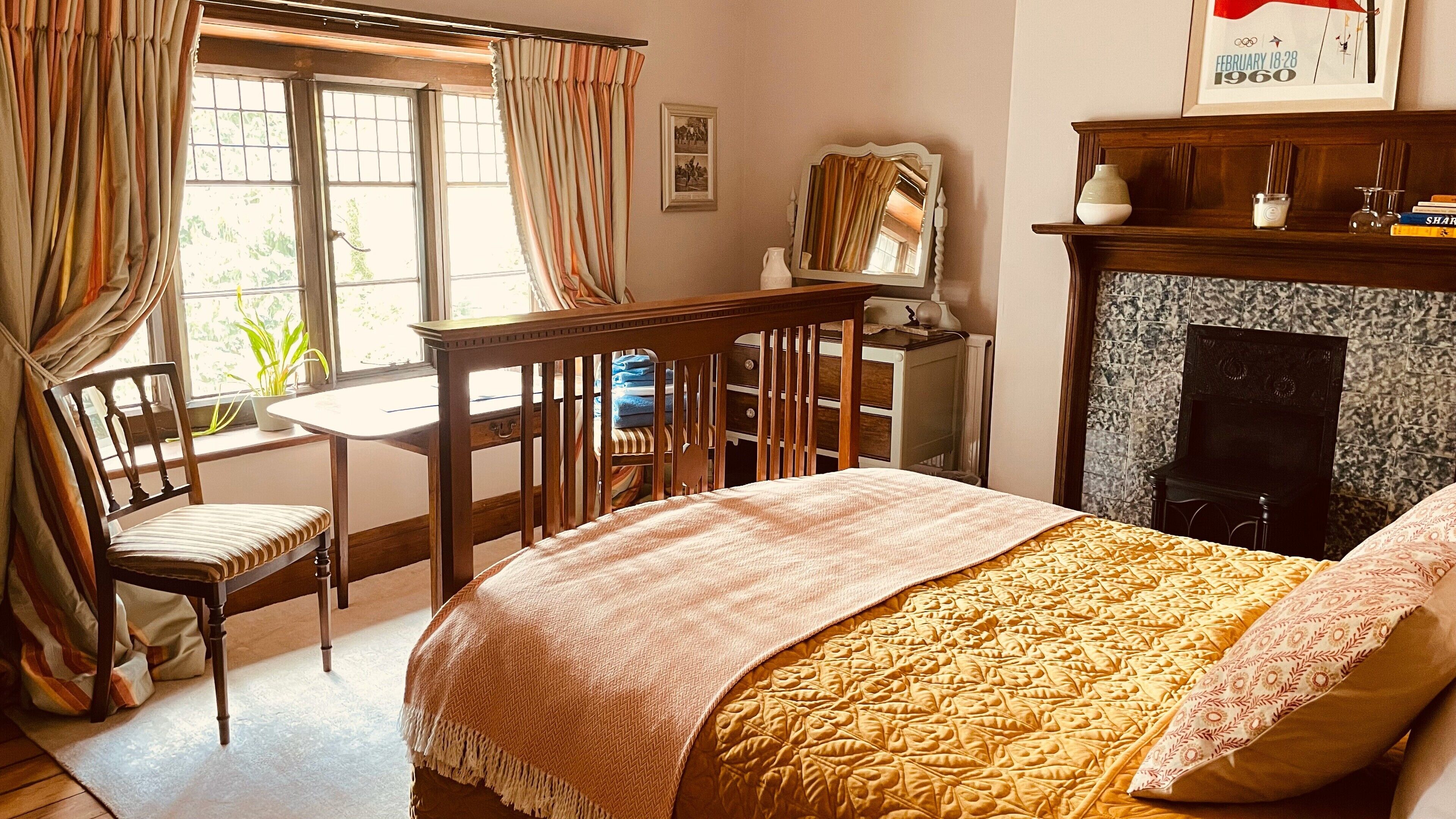 Dobbeltrom – standard, 1 dobbeltseng, privat bad, utsikt mot innsjø (Gibbs) | Individuelt dekorert, individuelt innredet og strykejern/-brett