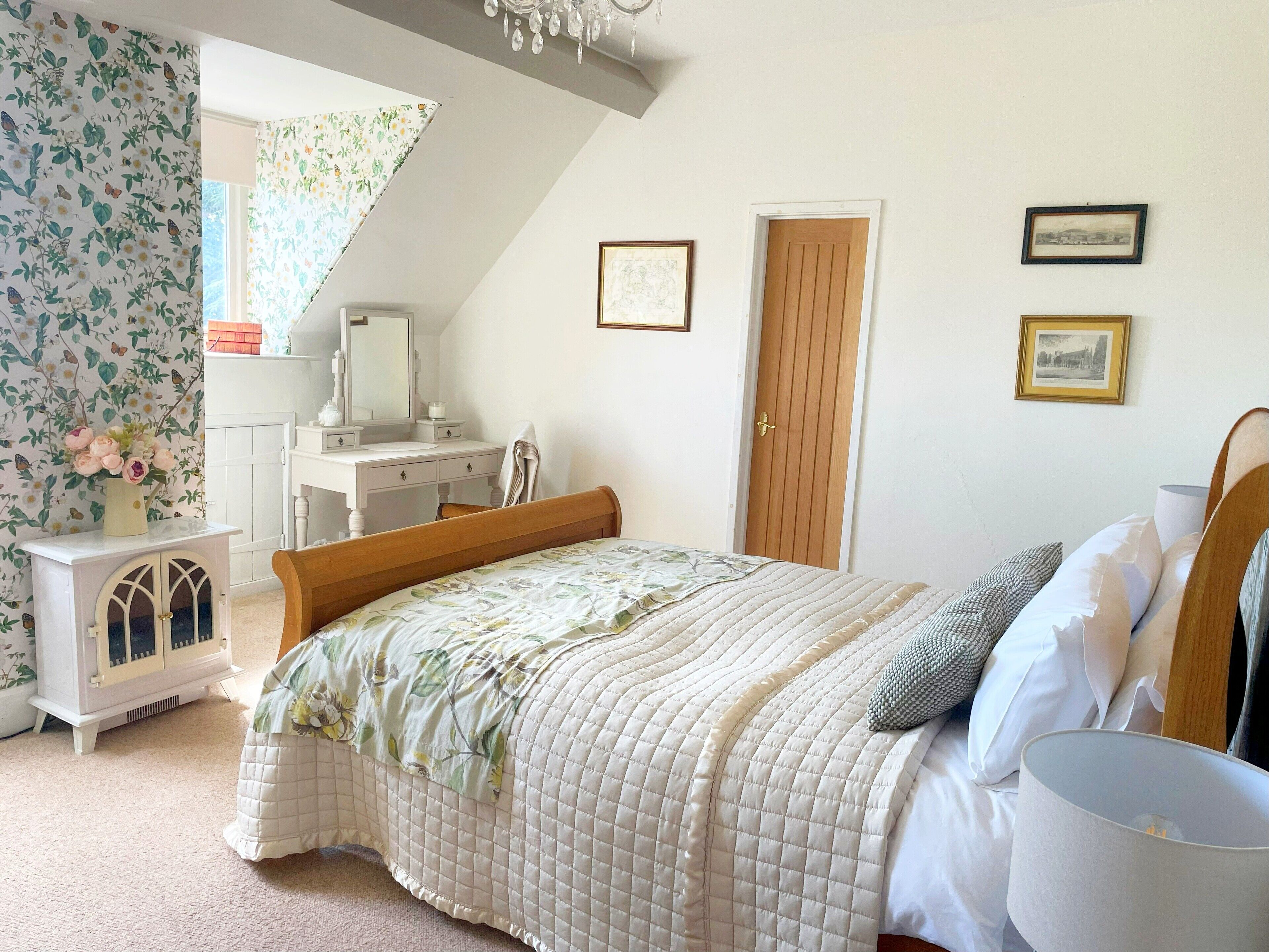 Dobbeltrom – superior, 1 kingsize-seng, delt bad (Hopton (2nd floor)) | Individuelt dekorert, individuelt innredet og strykejern/-brett