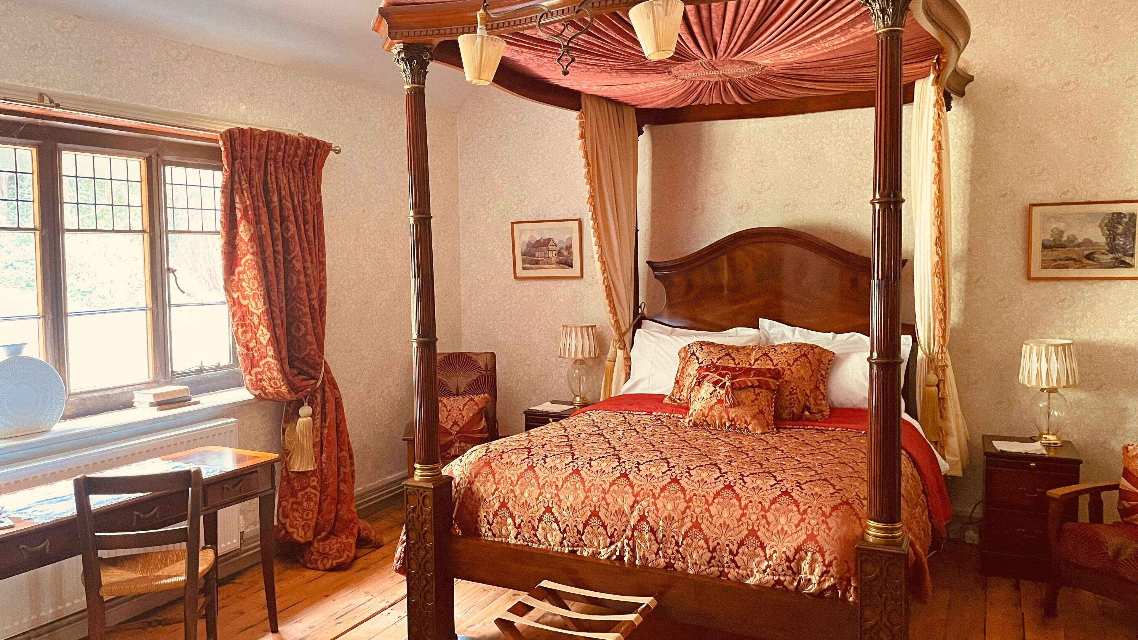 Dobbeltrom – superior, 1 kingsize-seng, privat bad, bakgårdsutsikt (Le Moyne (Four Poster bed)) | Individuelt dekorert, individuelt innredet og strykejern/-brett