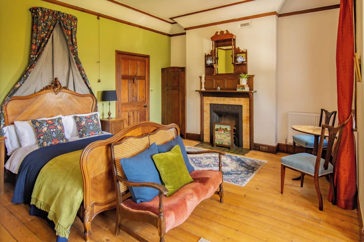 Double Room, Ensuite (Chapman (+rolltop bath))