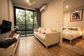 1 bedroom, in-room safe, iron/ironing board, free WiFi