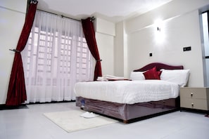 2 dormitorios, tabla de planchar con plancha, wifi gratis y ropa de cama