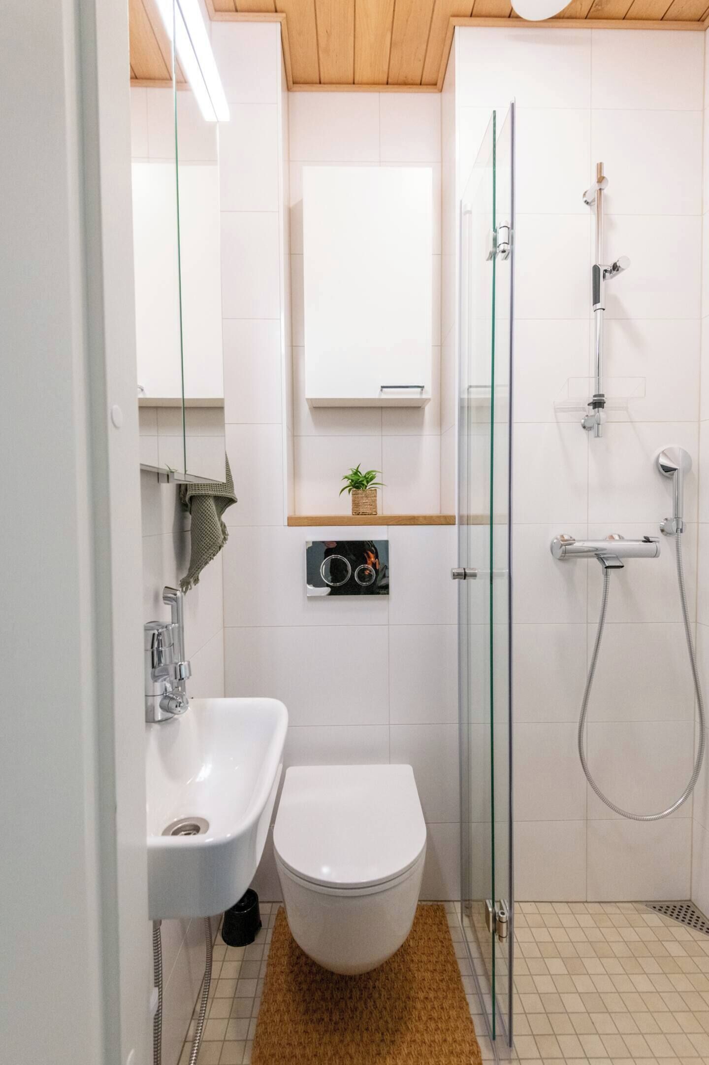Apartment, City View | Bathroom | Shower, hair dryer, towels, soap