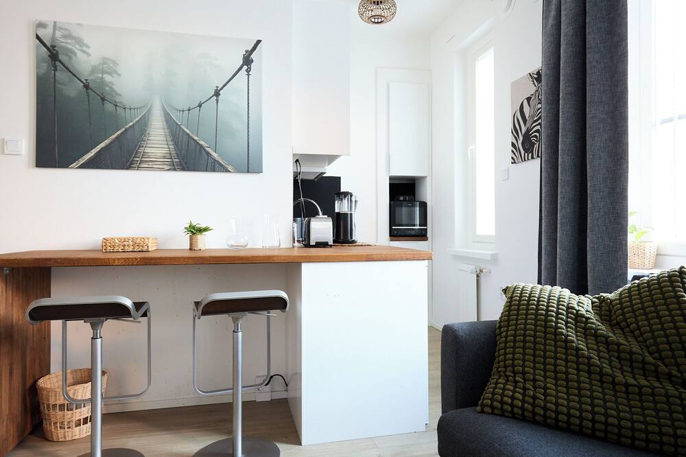 Beautiful Studio in Heart of Downtown