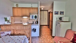 Unclassified image, 2 of 3, button - Apartment in Nant Robert With Mountain View (Le Grand-Bornand)