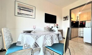 Dining - Studio - 1 or 2 People - Greoux-les-bains (Gréoux-les-Bains)