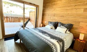 Iron/ironing board, bed sheets - Apartment in Mont Rond With Ski Access (Notre-Dame-de-Bellecombe)