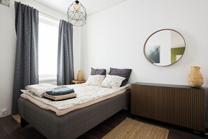Apartamento, vistas a la ciudad | Cortinas opacas, tabla de planchar con plancha, wifi gratis