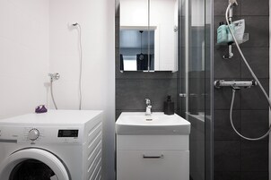 Apartamento, vistas a la ciudad | Baño