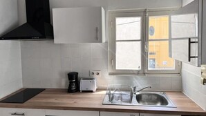 Luokittelematon kuva, 3 kautta 4, painike