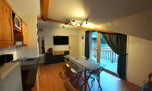 Interior - 3 Rooms for 8 People (Modane)