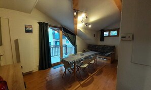 Interior - 3 Rooms for 8 People (Modane)