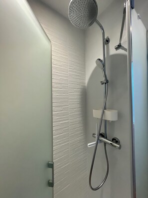 Shower, hair dryer, towels, soap - Wonderful newly renovated house with fantastic bay views (Lège-Cap-Ferret)