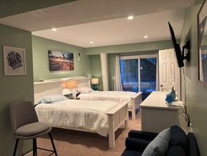 5 bedrooms, free WiFi, bed sheets