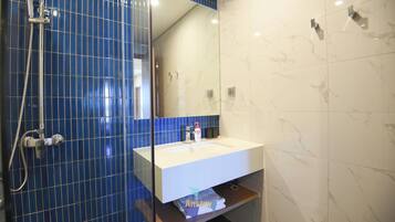 Shower, jetted tub, hair dryer, bidet