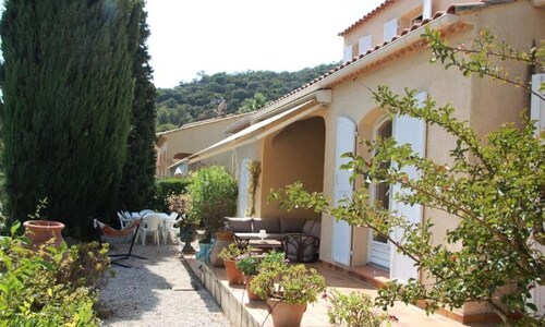 Houses & Villas for 9 People