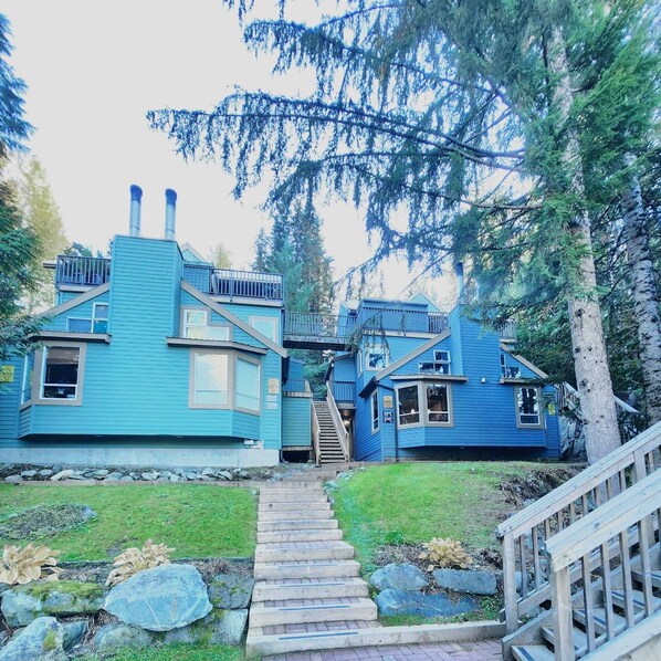 المنشأة من الخارج