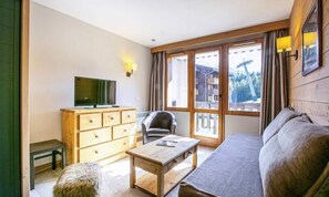 Living area - 2-room Apartment for 5 People, 36m2 (La Plagne-Tarentaise)