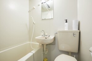 Hair dryer - Shinjuku 201 for 2 peoples, private toilet + small kitchen (中野區)