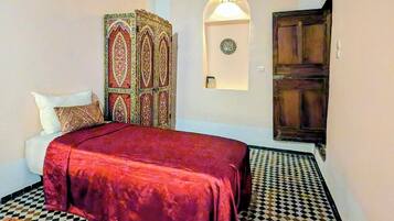 Classic-Dreibettzimmer, Blick auf den Innenhof