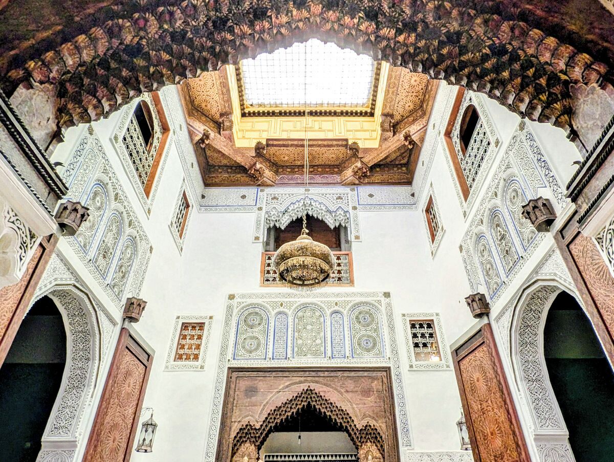 Habitación triple clásica, vistas al patio | Interior