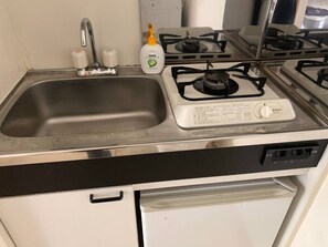 Stovetop - Shinjuku 202 for 2 peoples, private toilet + small kitchen (中野區)