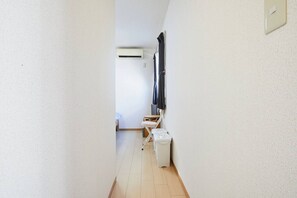 Interior - Shinjuku 202 for 2 peoples, private toilet + small kitchen (中野區)