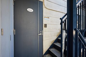 Interior - Shinjuku 202 for 2 peoples, private toilet + small kitchen (中野區)