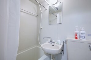 Hair dryer - Shinjuku 301 for 2 peoples, private toilet + small kitchen (Nakano City)