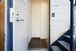 Interior - Shinjuku 301 for 2 peoples, private toilet + small kitchen (Nakano City)