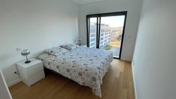 2 bedrooms, iron/ironing board, travel crib, free WiFi