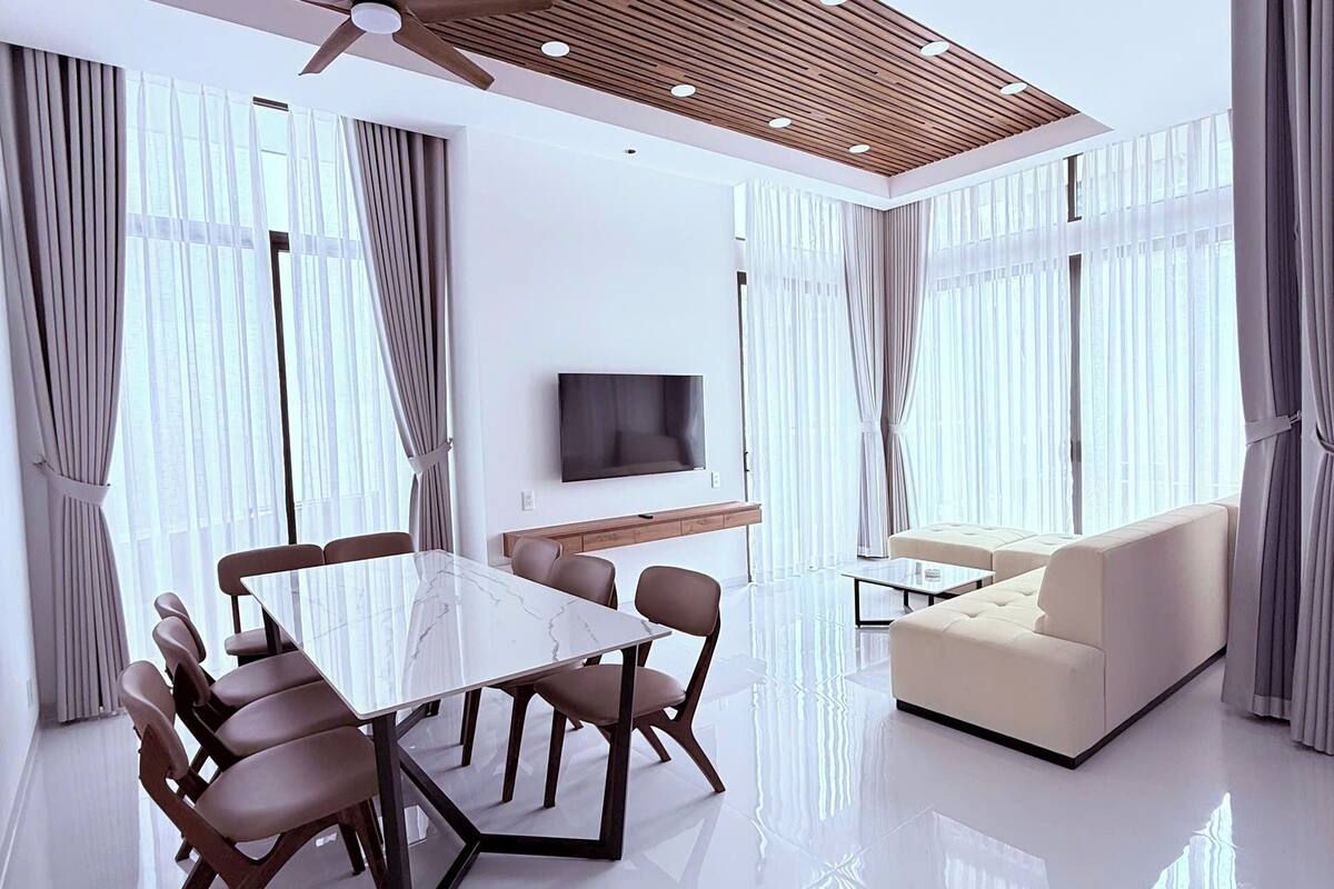 5.4 - 02.18 4 BEDROOM - GARDEN VIEW | Free minibar, desk, laptop workspace, free WiFi