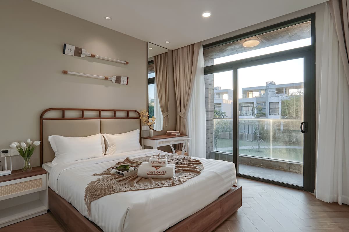 5.5 - 03.83 4-Bedroom - Golf Course View