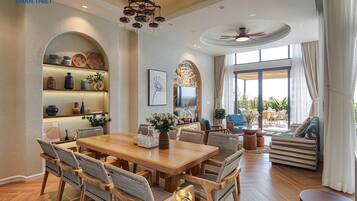 Villa Deluxe, 3 habitaciones, vistas a la piscina | Servicio de comidas en la habitación