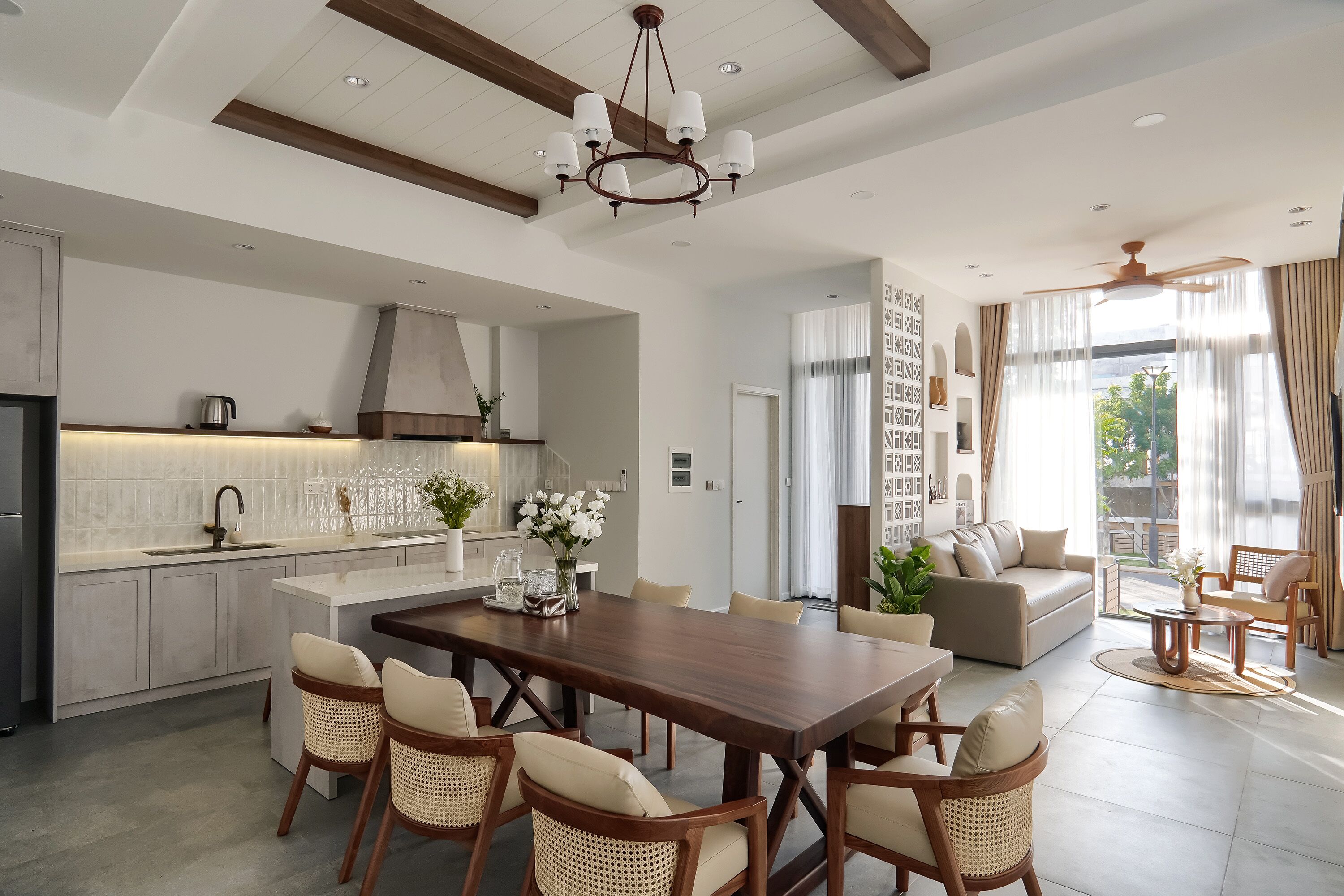 Villa Deluxe, 4 habitaciones, vista al campo de golf | Cocina privada | Refrigerador con congelador, microondas, parrilla de estufa y arrocera 